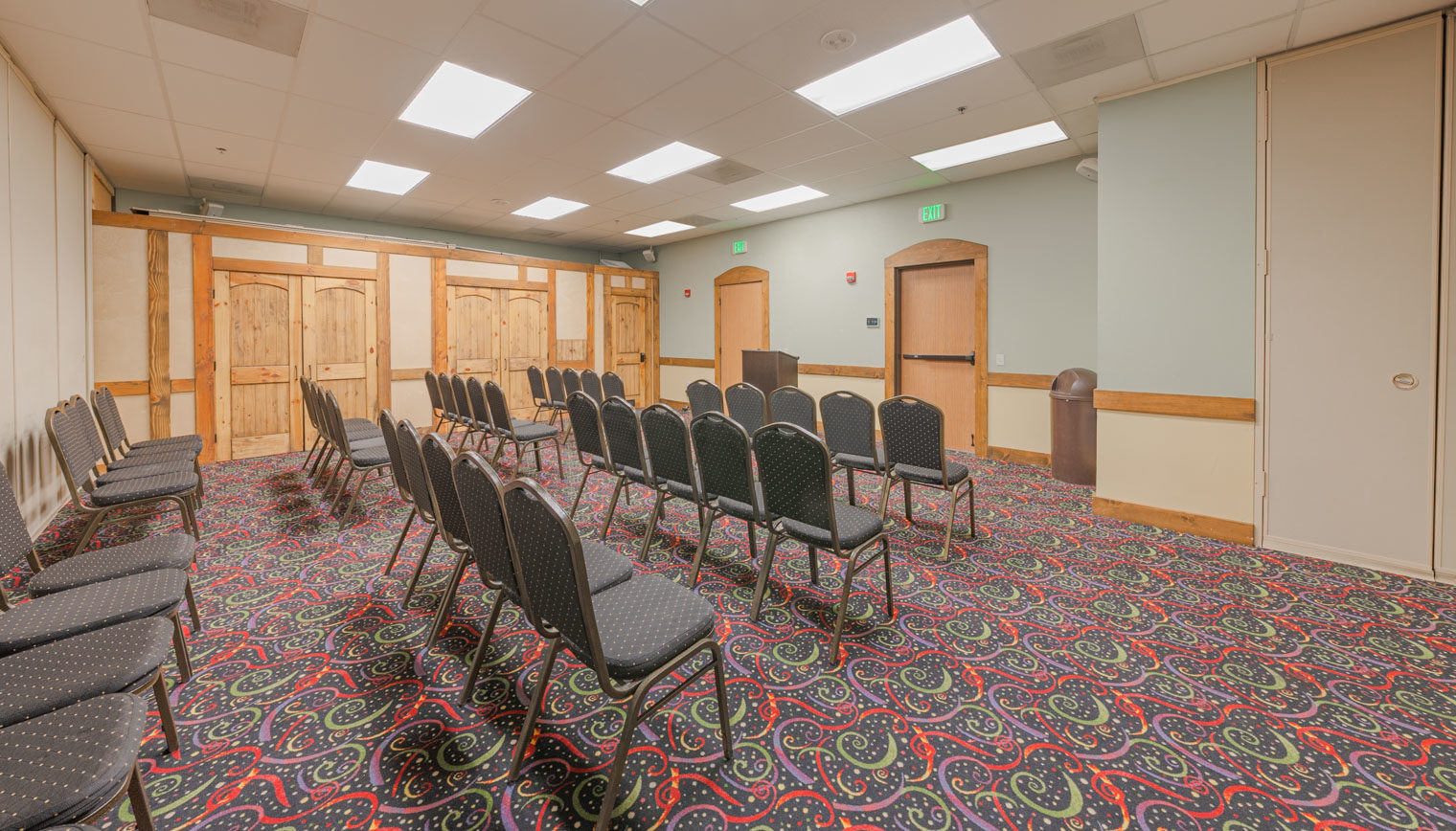 Shasta meeting space with rows of seats.